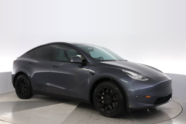 2023 Tesla Model Y — photo 11 of 28