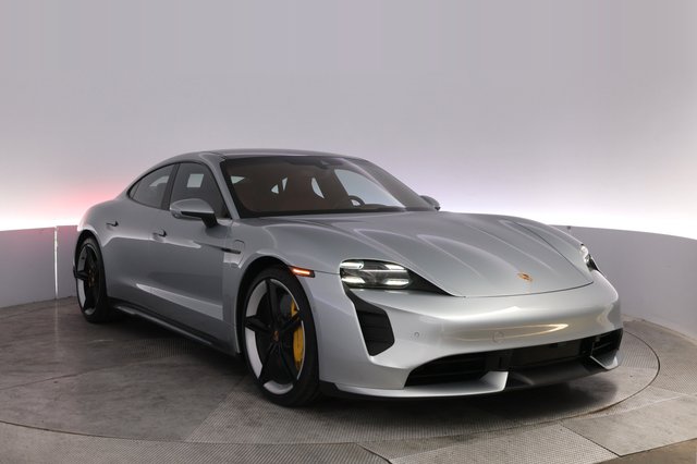 2020 Porsche Taycan — photo 10 of 25