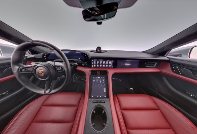 2020 Porsche Taycan — photo 21 of 25