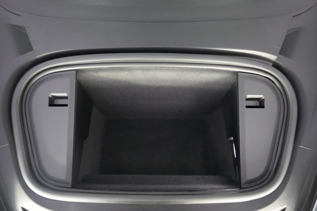 2020 Porsche Taycan — photo 23 of 25