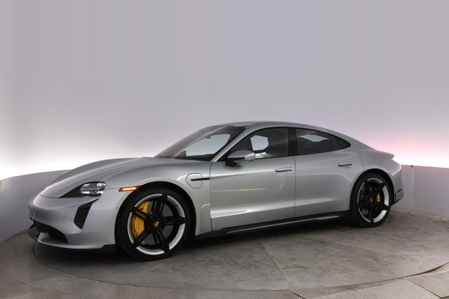 2020 Porsche Taycan — photo 14 of 25
