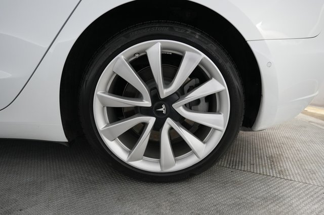 2018 Tesla Model 3 — photo 7 of 30