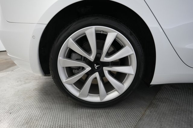 2018 Tesla Model 3 — photo 17 of 30