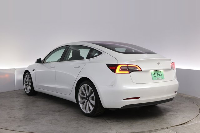 2018 Tesla Model 3 — photo 13 of 30