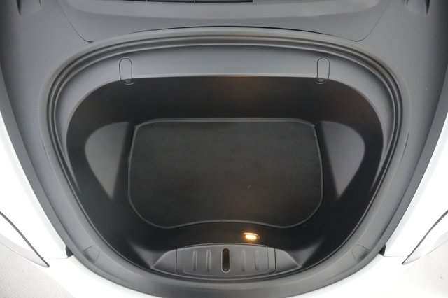 2018 Tesla Model 3 — photo 23 of 30