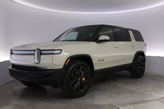 2025 Rivian R1S — VIN 7PDSGCBA3SN071123