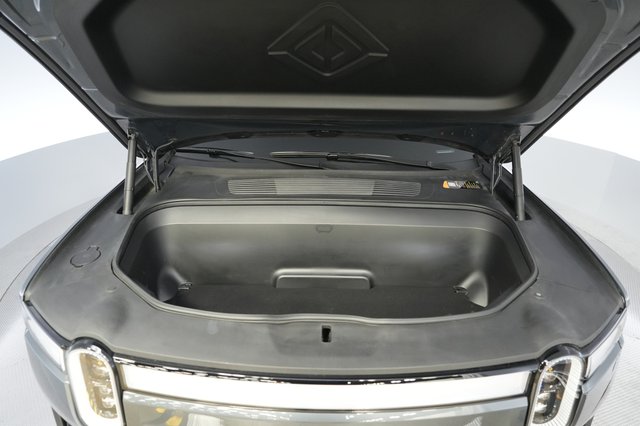 2024 Rivian R1S — photo 25 of 26