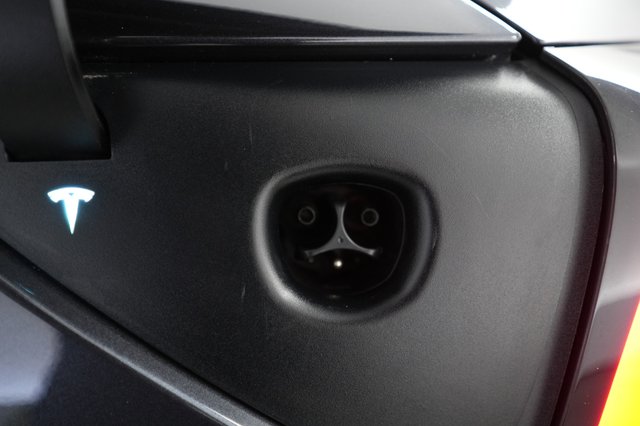 2024 Tesla Model 3 — photo 8 of 24