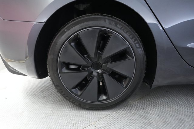 2024 Tesla Model 3 — photo 17 of 24