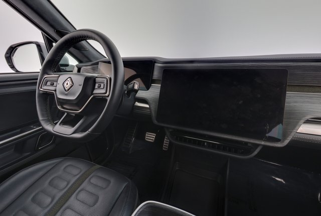 2023 Rivian R1T — photo 20 of 27