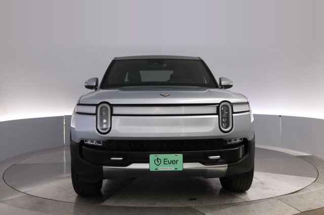2023 Rivian R1T — photo 9 of 27