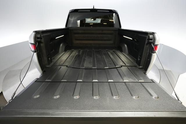 2023 Rivian R1T — photo 6 of 27