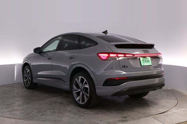 2023 Audi Q4 Sportback e-tron — photo 13 of 22
