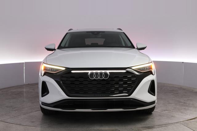 2024 Audi Q8 e-tron — photo 9 of 25