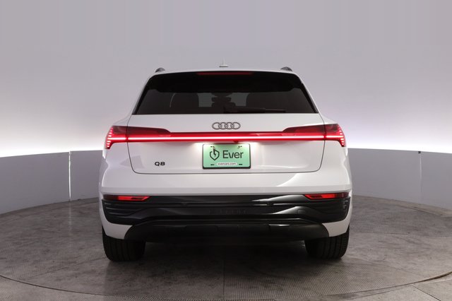 2024 Audi Q8 e-tron — photo 12 of 25