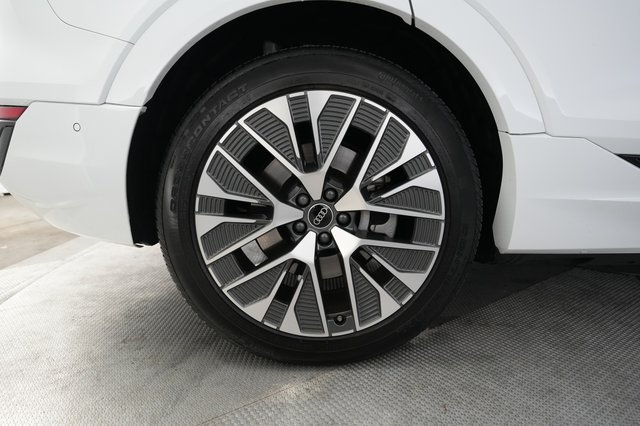 2024 Audi Q8 e-tron — photo 17 of 25
