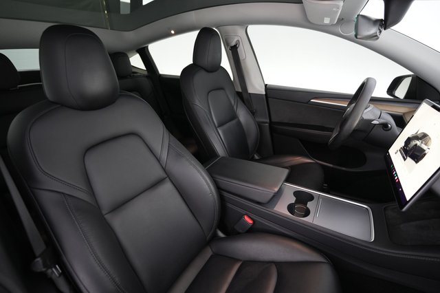 2022 Tesla Model Y — photo 18 of 23