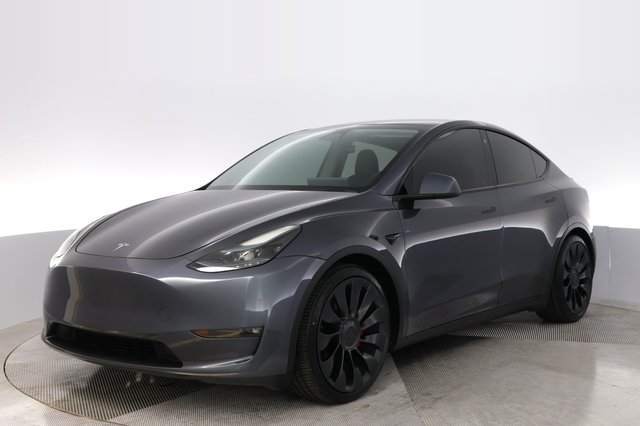 2022 Tesla Model Y — VIN 7SAYGDEF5NF520578