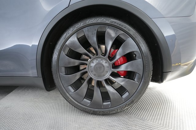 2022 Tesla Model Y — photo 17 of 23