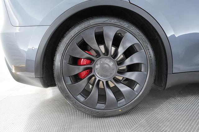 2022 Tesla Model Y — photo 7 of 23