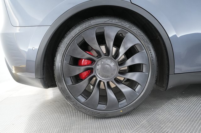 2022 Tesla Model Y — photo 7 of 23