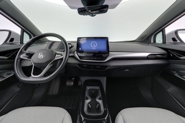 2022 Volkswagen ID.4 — photo 21 of 23
