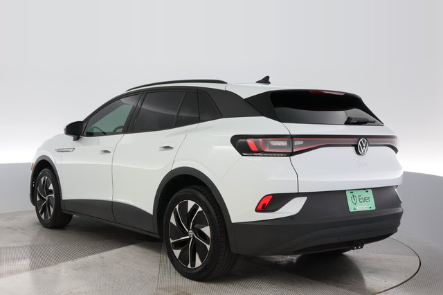 2022 Volkswagen ID.4 — photo 13 of 23