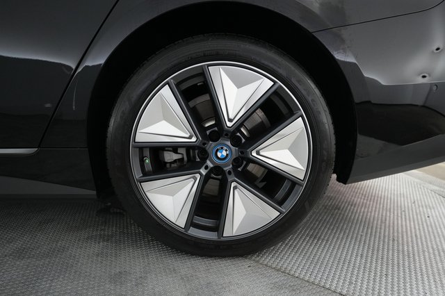 2023 BMW i4 — photo 7 of 23