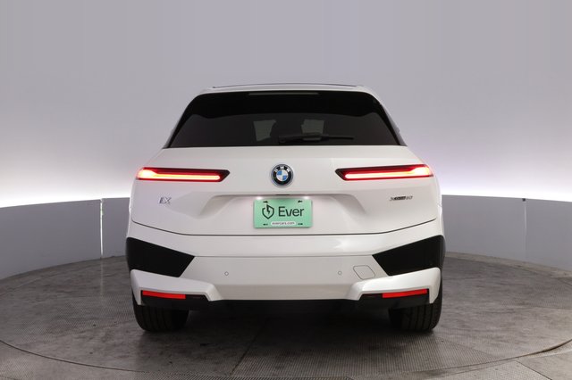 2024 BMW iX — photo 12 of 26