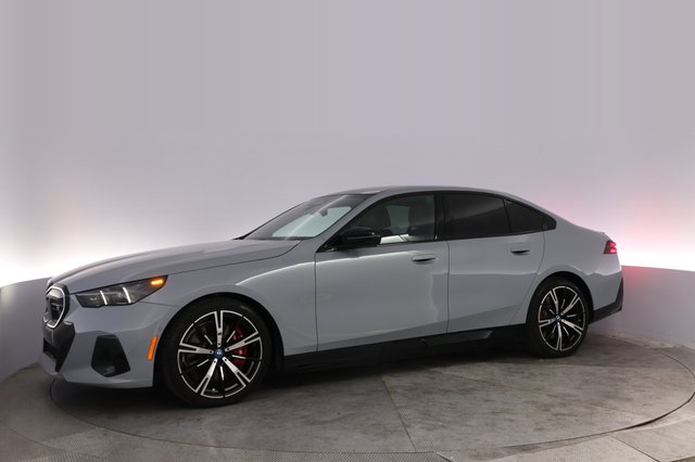 2024 BMW i5 — photo 14 of 23