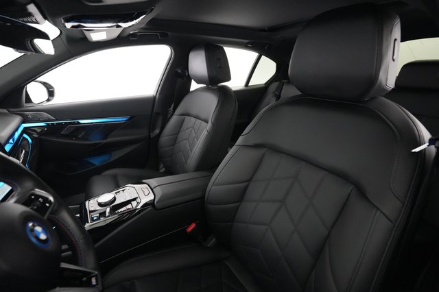 2024 BMW i5 — photo 3 of 23