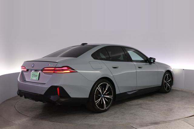 2024 BMW i5 — photo 2 of 23