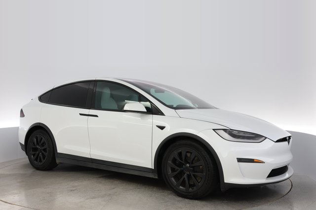 2022 Tesla Model X — photo 11 of 26