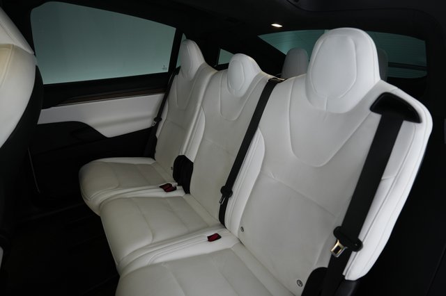 2022 Tesla Model X — photo 19 of 26