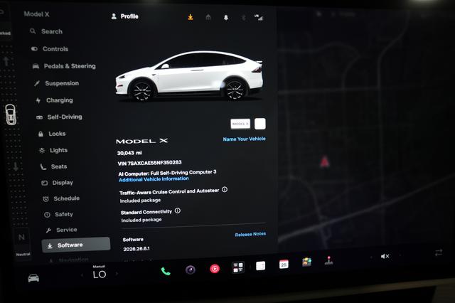 2022 Tesla Model X — photo 5 of 26