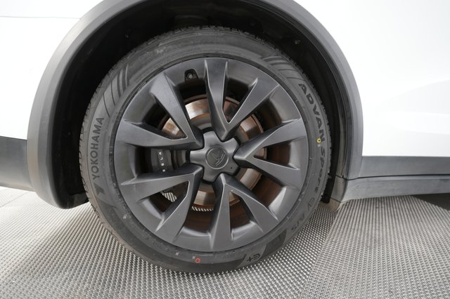 2022 Tesla Model X — photo 17 of 26