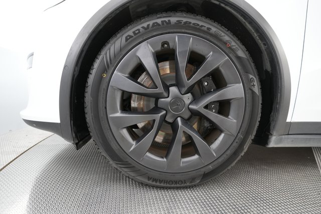 2022 Tesla Model X — photo 7 of 26