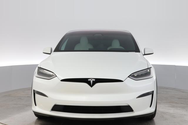 2022 Tesla Model X — photo 9 of 26