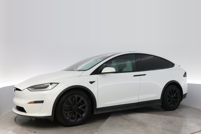 2022 Tesla Model X — photo 14 of 26