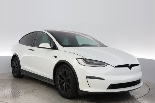 2022 Tesla Model X — photo 10 of 26