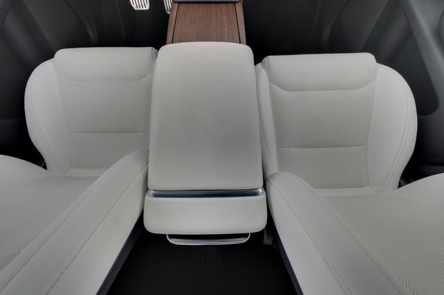 2022 Tesla Model X — photo 24 of 26