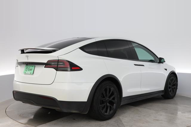 2022 Tesla Model X — photo 2 of 26