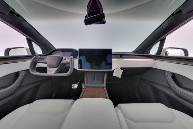 2022 Tesla Model X — photo 23 of 26