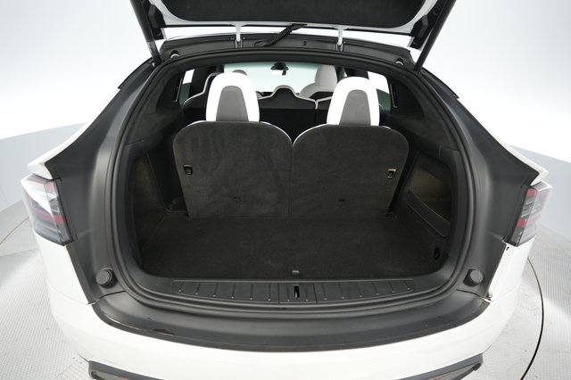2022 Tesla Model X — photo 6 of 26