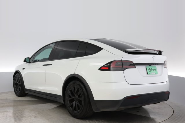 2022 Tesla Model X — photo 13 of 26