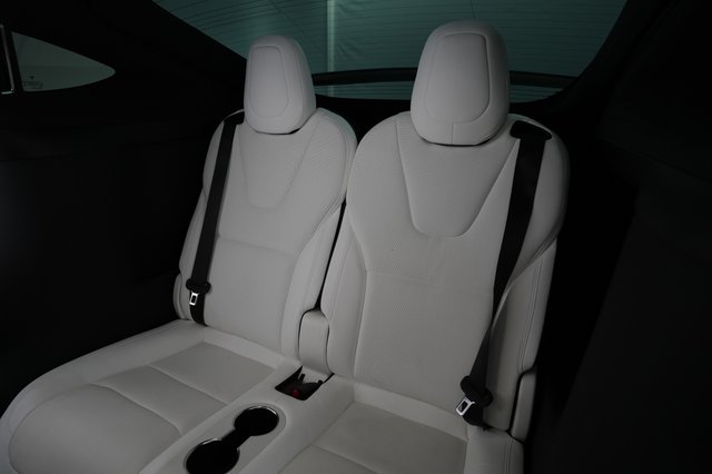 2022 Tesla Model X — photo 21 of 26
