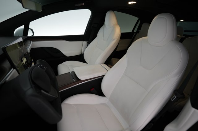 2022 Tesla Model X — photo 3 of 26