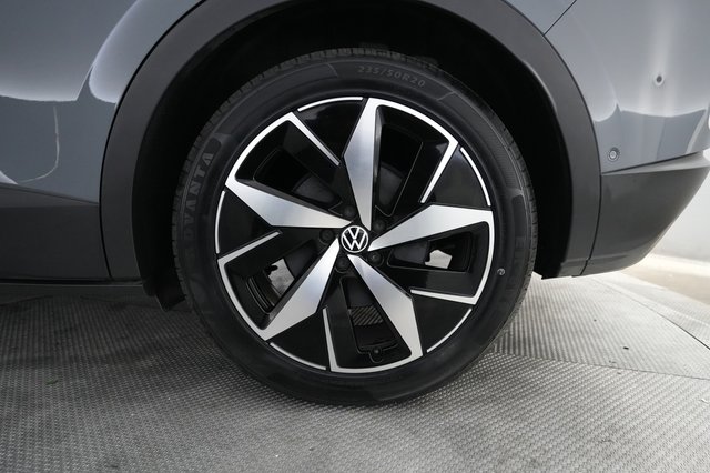 2023 Volkswagen ID.4 — photo 7 of 27