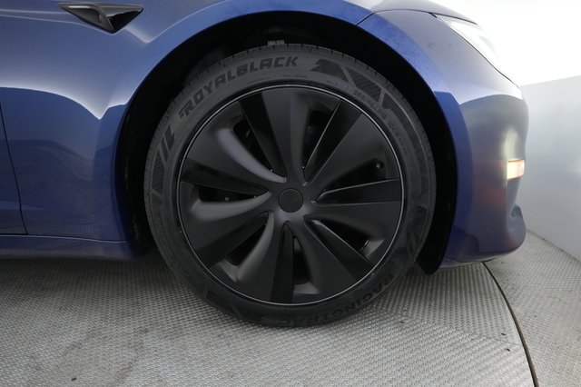 2023 Tesla Model S — photo 16 of 26