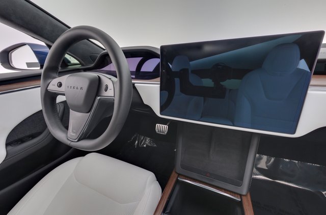 2023 Tesla Model S — photo 20 of 26